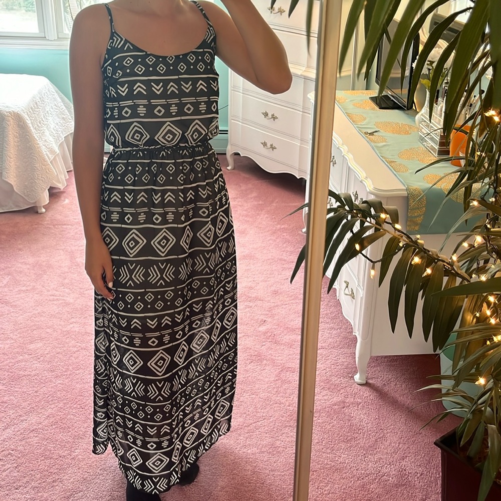 NWT Black and White Long Patterned Maxi Dress Size M